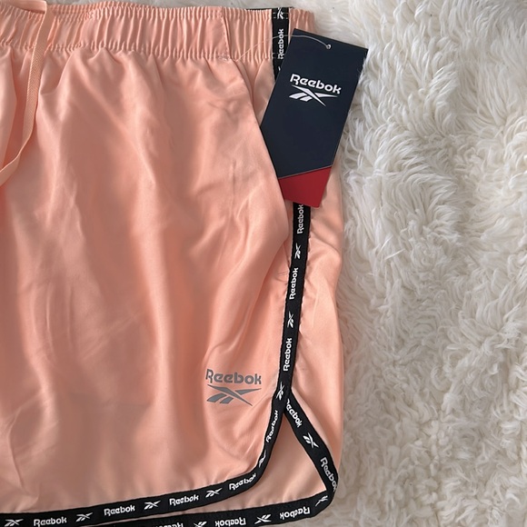 NWT Reebok Fast Track Short - Picture 4 of 10